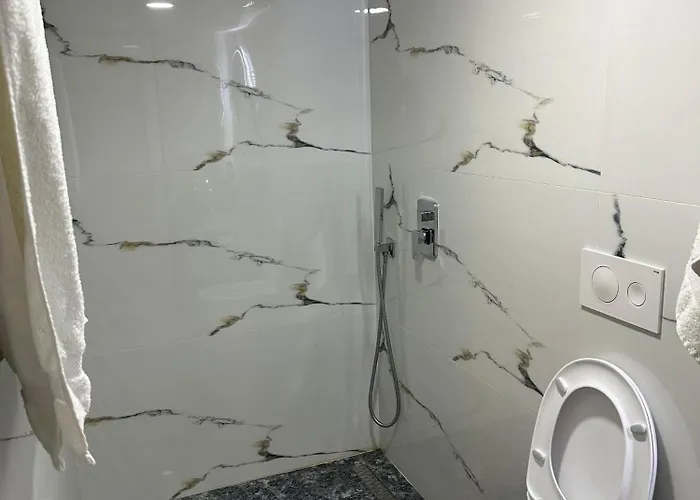 Rent 2 Rolandi * Pogradec