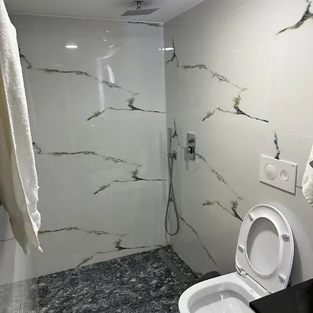 Rent 2 Rolandi * بورغراديك
