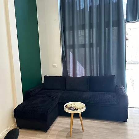Rent 2 Rolandi